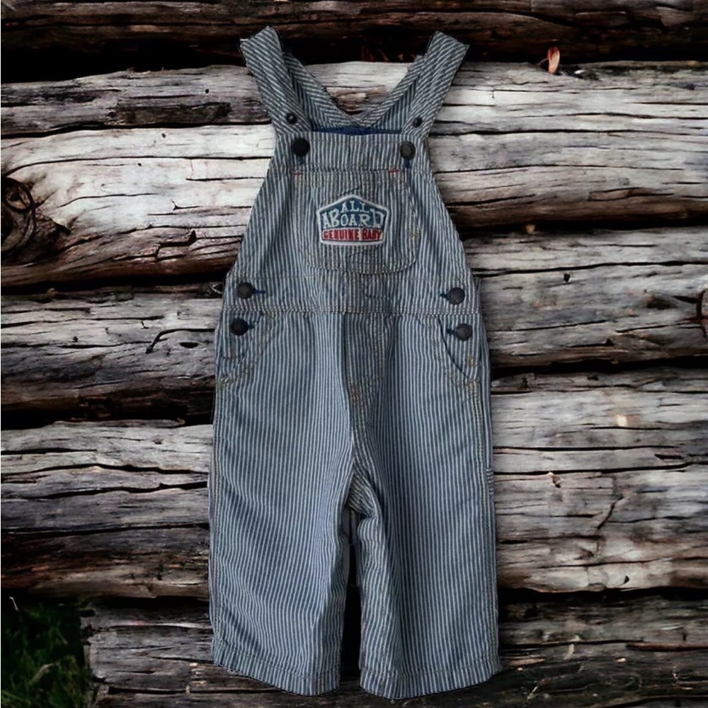 OSHKOSH B’gosh Genuine Baby Overalls Sz 9months kids fashion train conductor